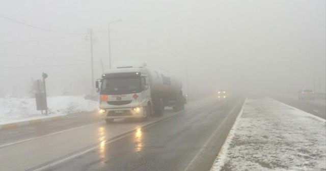 İstanbul, Ankara karayolunda kar yağışı etkili oluyor