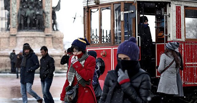 İstanbul'da kar yağışı kuvvetlenerek sürecek