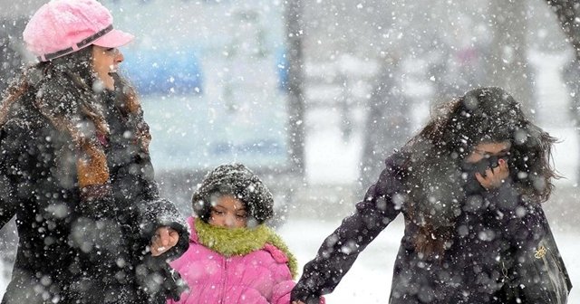 İstanbul&#039;da kar yağışı sürecek mi? Kar tatili olan iller