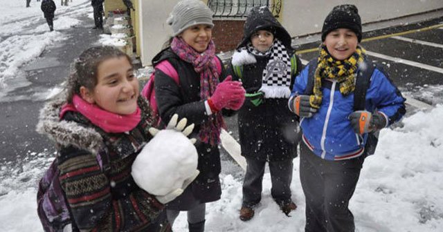 İstanbul&#039;da yarın da okullar tatil mi, Vali Şahin açıkladı