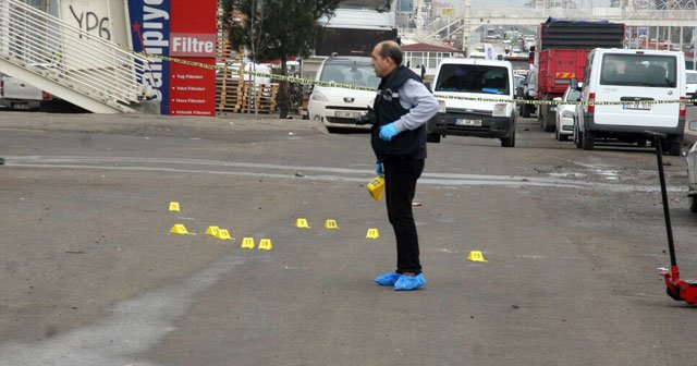 Kapkaççılar kendilerini takip eden polisi yaraladı