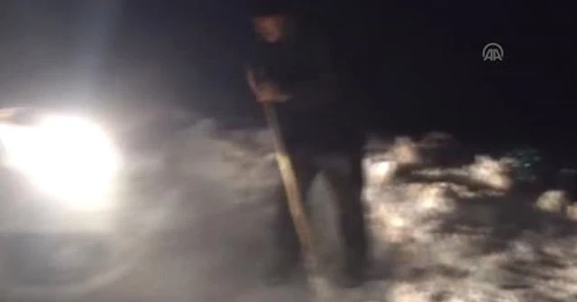 Köyde mahsur kalan 4 kişi kurtarıldı