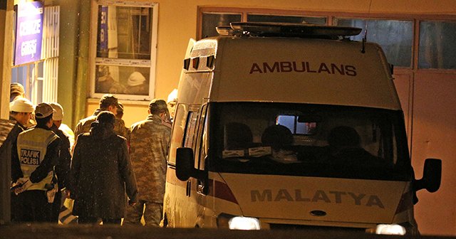 Malatya&#039;da 2 savaş uçağı düştü, 4 şehit