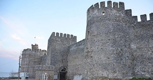 Mamure Kalesi'ndeki tarihi savaş topu çalındı
