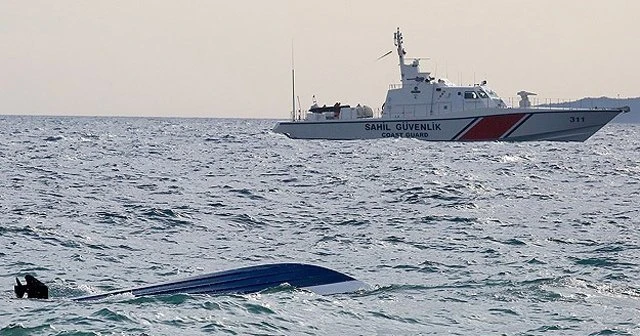 Marmaris'te kaçakları taşıyan tekne battı