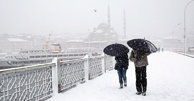 Meteoroloji uyardı, İstanbul&#039;da kar etkisini sürdürecek