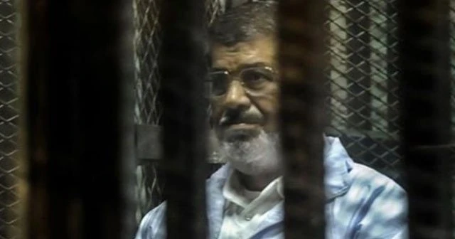 Mursi'nin duruşması ertelendi