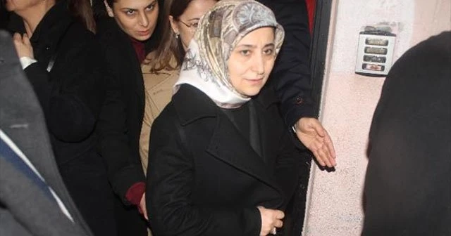 Sare Davutoğlu Özgecan’ın ailesini ziyaret etti