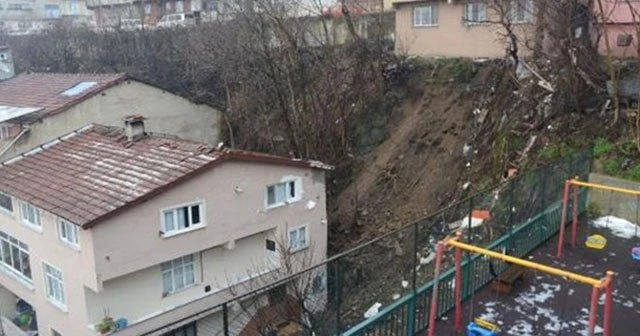 Şehrin göbeğinde toprak kayması