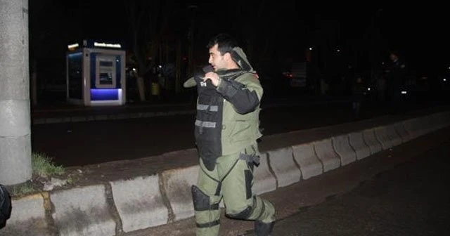 Şüpheli paket imhasında maytap paniği