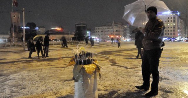 Taksim'de göz gözü görmüyor