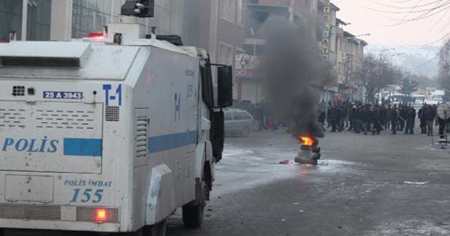 Erzurum&#039;da terör yandaşları polisle çatıştı, 6 yaralı