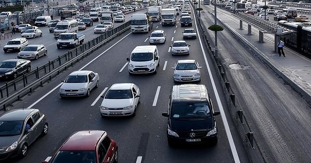 Trafiğe kayıtlı araç sayısı arttı