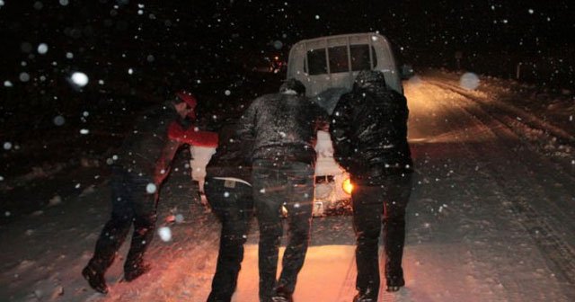 Türkiye kara teslim, Karayolları ulaşıma kapandı