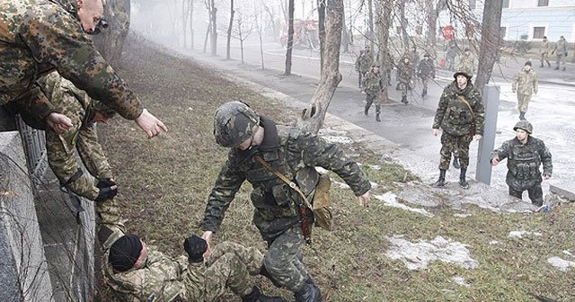Ukrayna&#039;da 70 ayrılıkçı ve 12 asker öldü