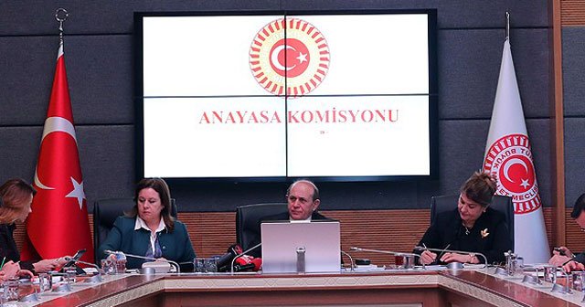 'Parti kapatma' değişikliği komisyondan geçti