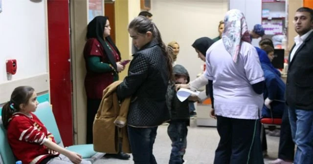 75 öğrenci yedikleri yemekten zehirlendi