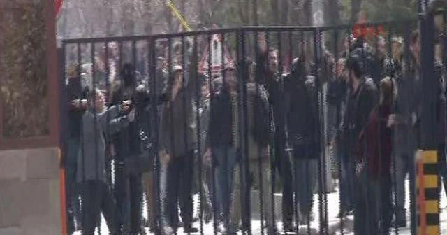 Ankara Üniversitesi'nde taşlı sopalı kavga
