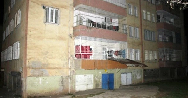 Annesine kızan çocuk canına kıydı