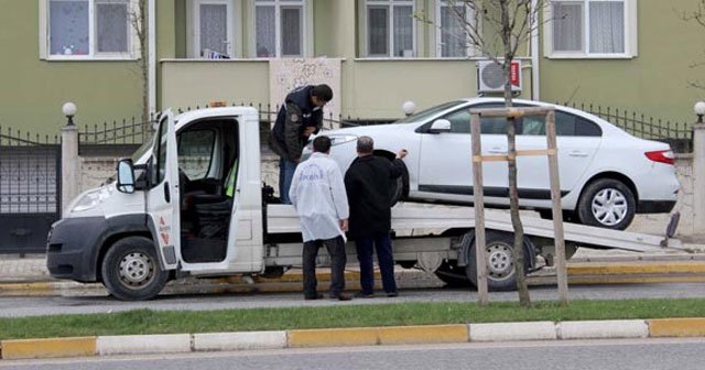 Arızalanan otomobilde patlayıcı bulundu