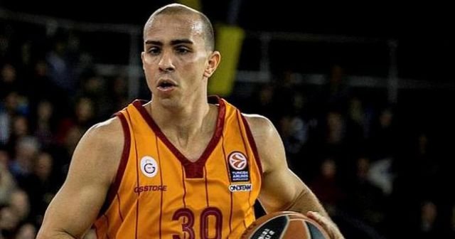 Arroyo Galatasaray&#039;a geri dönüyor