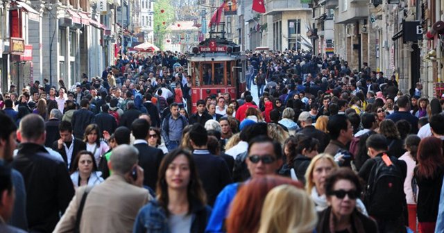 Başbakan Davutoğlu&#039;ndan, işsizlere 2 müjde birden