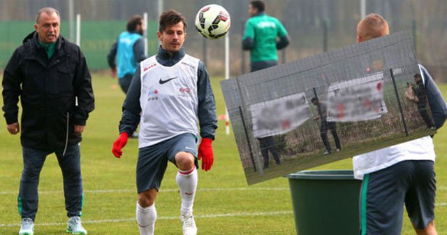 Beşiktaş taraftarı Milli Takım idmanını bastı