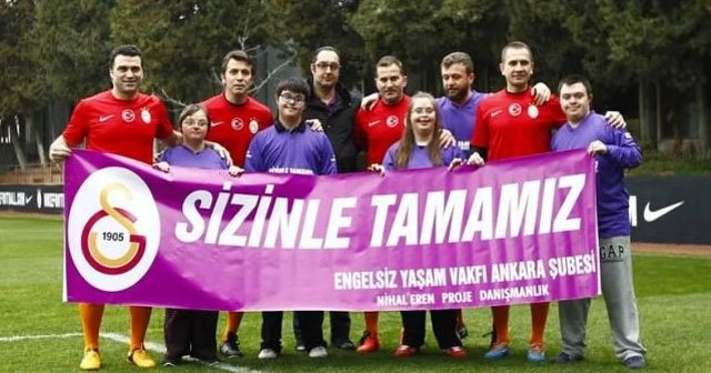 Eski G.Saraylılar'dan anlamlı maç
