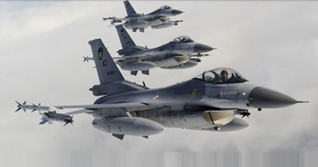 F-16 uçakları Süleyman Şah Türbesi'nde