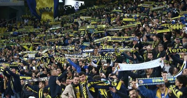 Fenerbahçe tribünleri karıştı