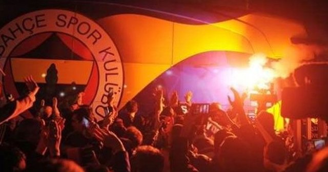 Fenerbahçe&#039;ye tesislerde coşkulu karşılama