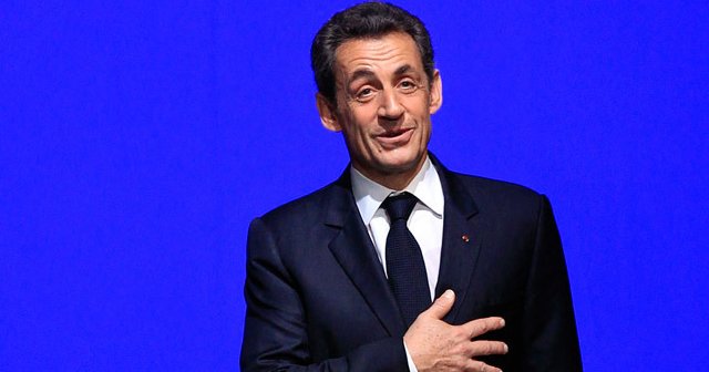 Fransa&#039;da seçimlerin ilk turunu Sarkozy kazandı