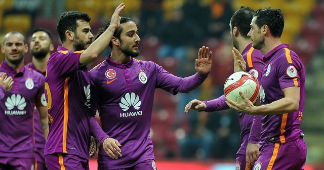 Galatasaray, Manisaspor&#039;u 4-0 mağlup etti