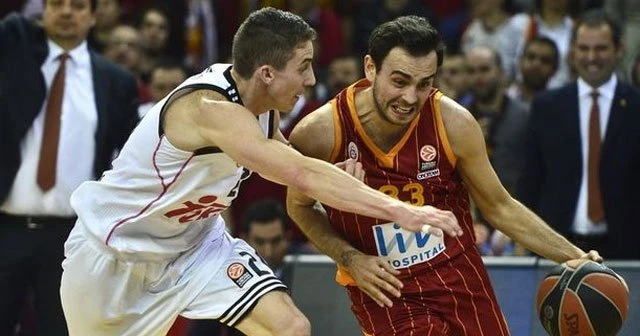 Galatasaray Real'e farklı skorla yenildi