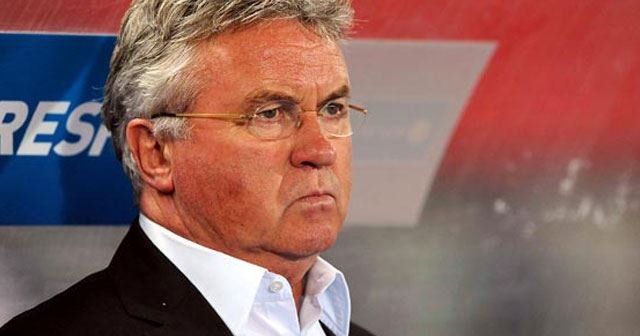 Hiddink&#039;e Türkiye maçı sonrası ağır eleştiri