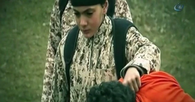 IŞİD infazı bu kez çocuk militana yaptırdı