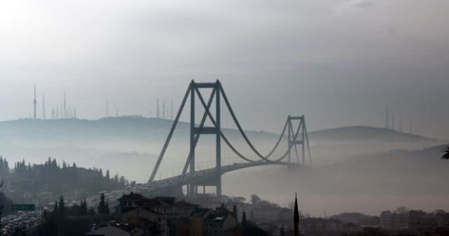 İstanbullular güne sisli başladı