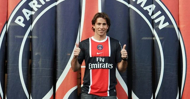 Maxwell PSG'de kaldı