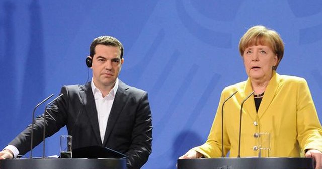 Merkel &#039;konu kapandı&#039; deyip Çipras&#039;a resti çekti