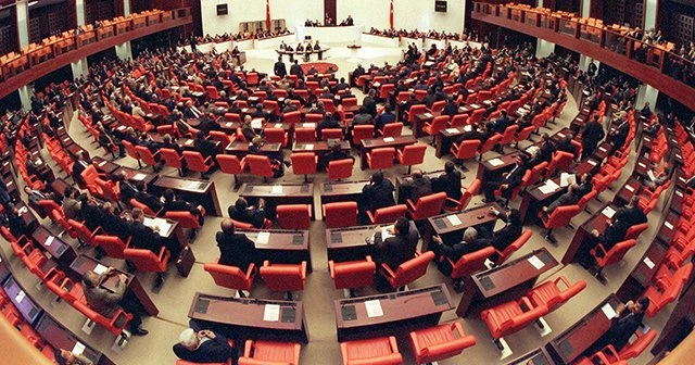 Milletvekili seçilme yaşında son dakika gelişmesi