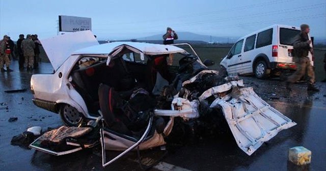 Muş’ta korkunç kaza, 3 ölü, 7 yaralı