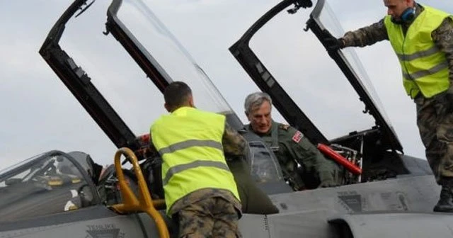 Orgeneral Akın Öztürk, F-4E 2020 ile uçtu