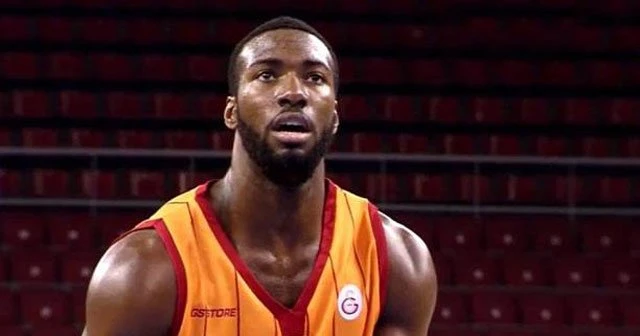 Patric Young erken kalkmaktan şikayetçi