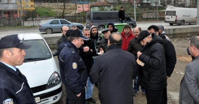 Reklam tabelası görünümlü baz istasyonu mahalleliyi ayağa kaldırdı