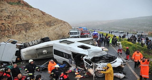 Şanlıurfa&#039;da feci kaza, 13 ölü 9 yaralı