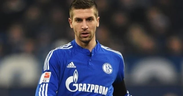 Schalke, resmen bonservisini aldı