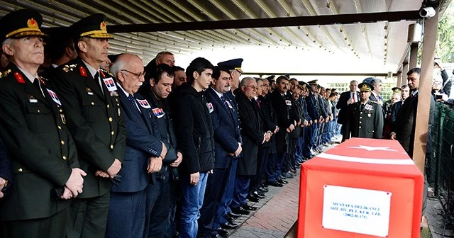 Şehit pilotlar son yolculuklarına uğurlandı