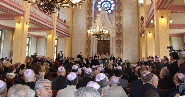 Sinagog&#039;da 46 yıl sonra dualar yükseldi