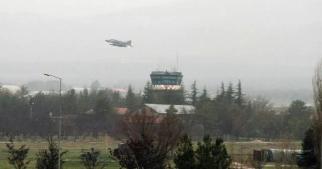 Son kez uçarak jübile yaptılar