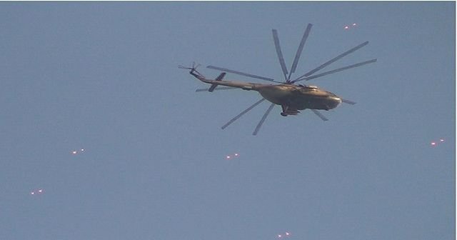 Suriye ordusuna ait helikopter düştü